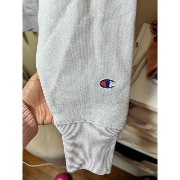 Champion Reverse Weave Embroidered Hoodie Pastel Lilac Size Medium Brand New - Picture 3 of 8